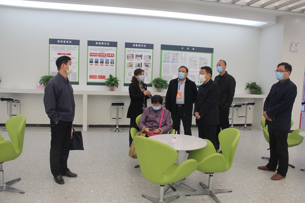 淮北市相山区人大常委会调研依法行政工作开展情况（图为相山区政务大厅）。.JPG